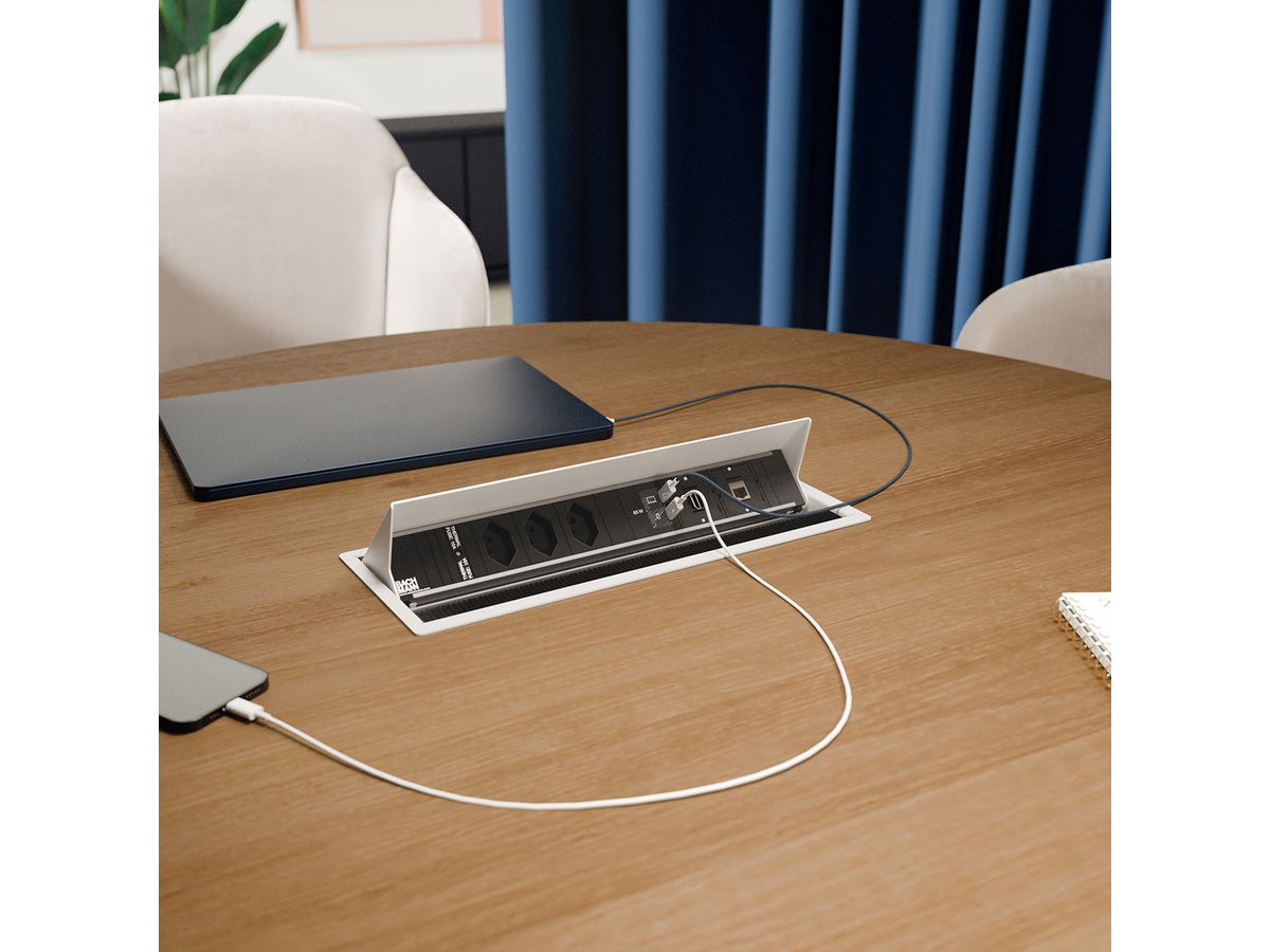 BACHMANN CONI L 3xCH 0° 1xUSB C/C 65W, 2xCM L=0,2m