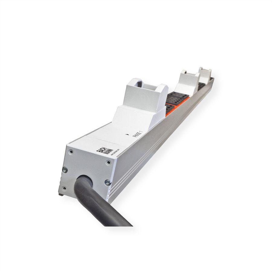 BACHMANN IT PDU ALU 1HE 24xC13 6xC19 3x2LS CEE 3x32A rot