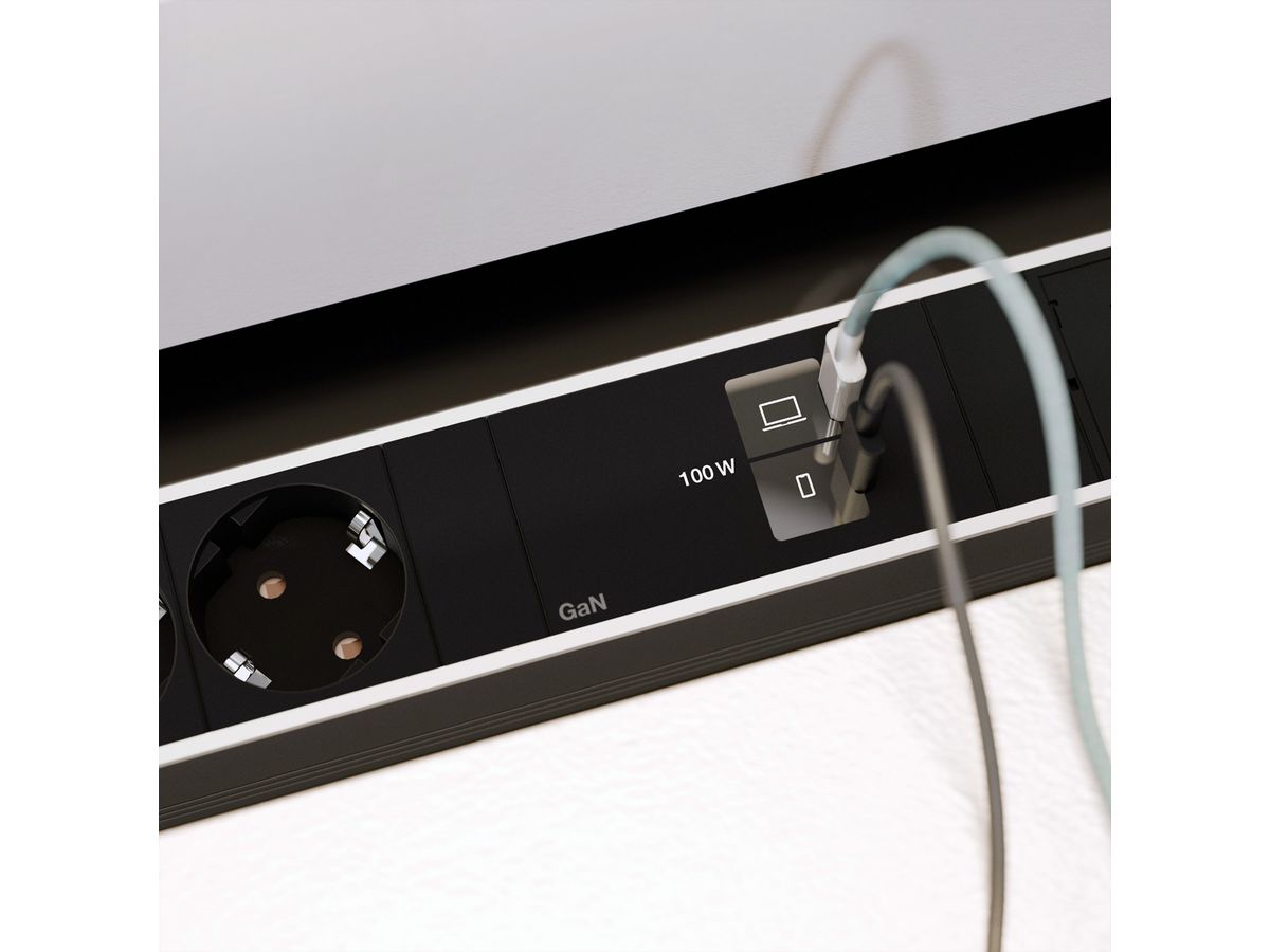 BACHMANN CONFERENCEF XL 3xCEE7/3, 2xCM 1xUSB C/C 100W