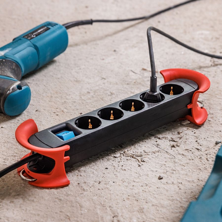 BACHMANN HOOK Indoor 5x Schutzkontakt, Kunststoff, mit Schalter, 5 m