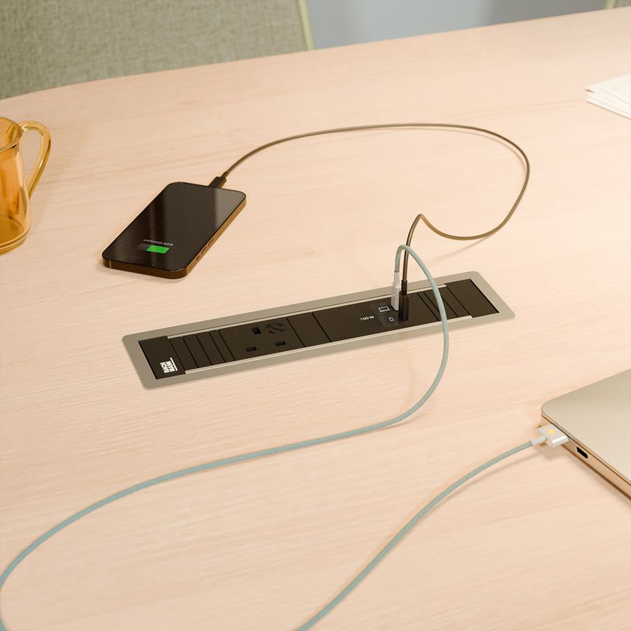 BACHMANN POWER FRAME 1xUK 45° 3,15A, 1xUSB 1xUSB C/C 100W L=0,2m